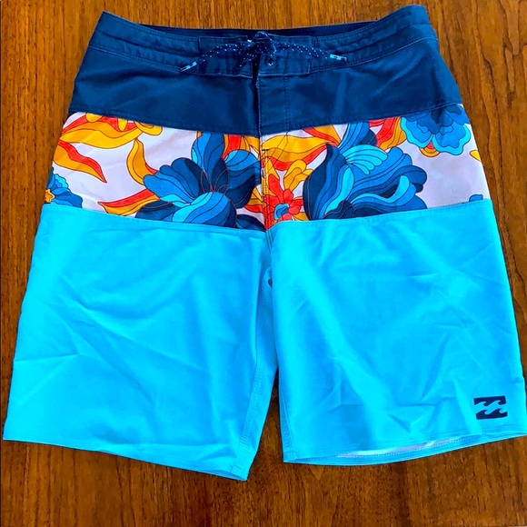 Billabong board shorts size 28